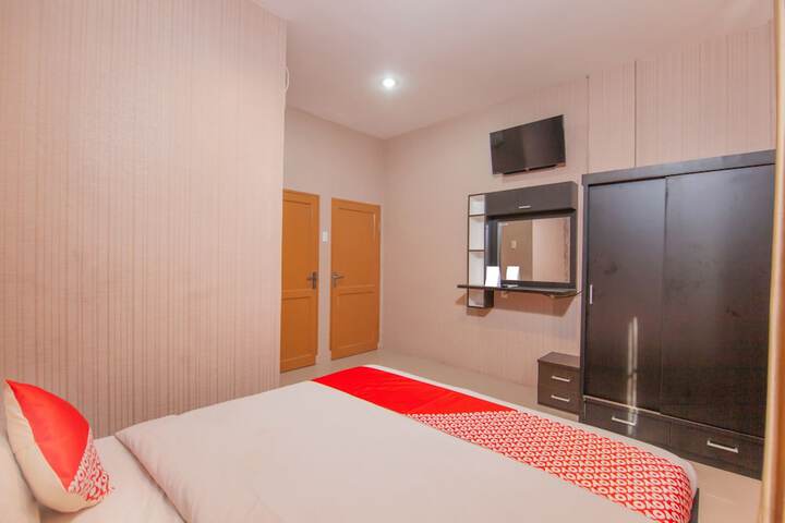 Room 9 of 32