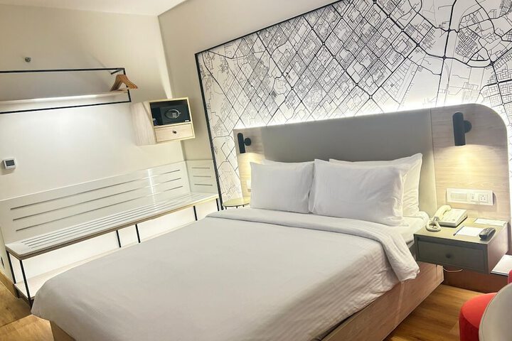 Room 14 of 36