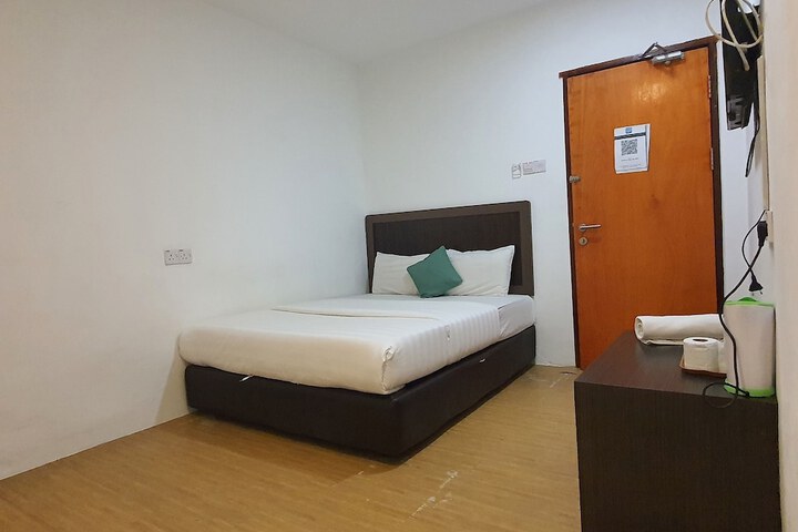 Room 30 of 35
