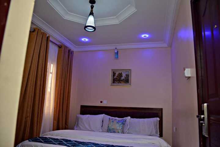Room 1 of 4
