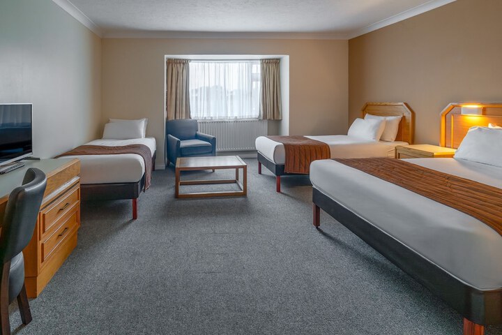 Room 27 of 72