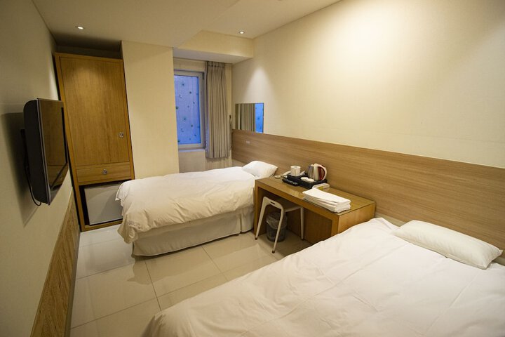 Room 7 of 44