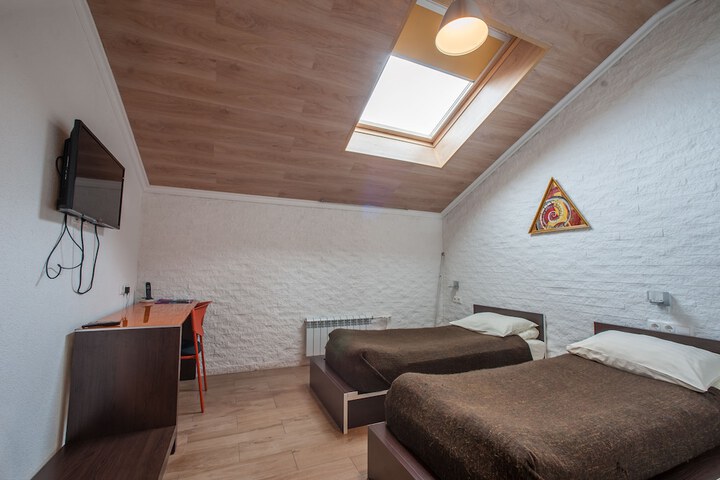Room 5 of 45