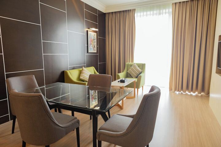 Room 12 of 61