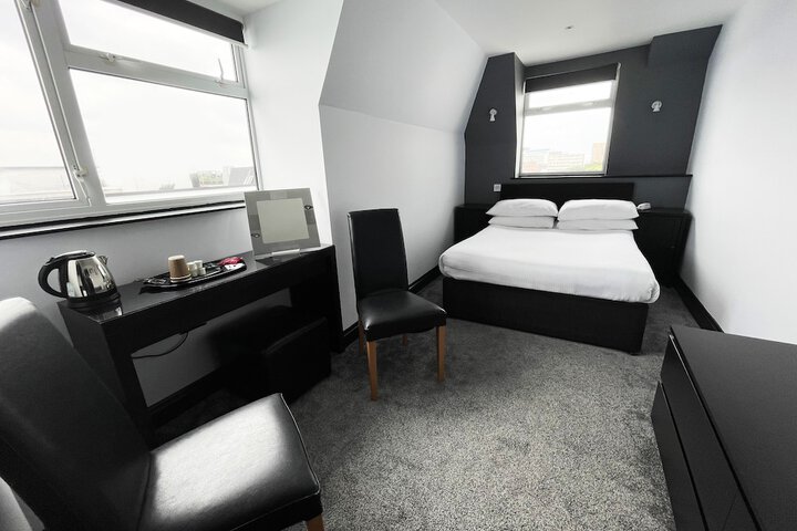 Room 38 of 118