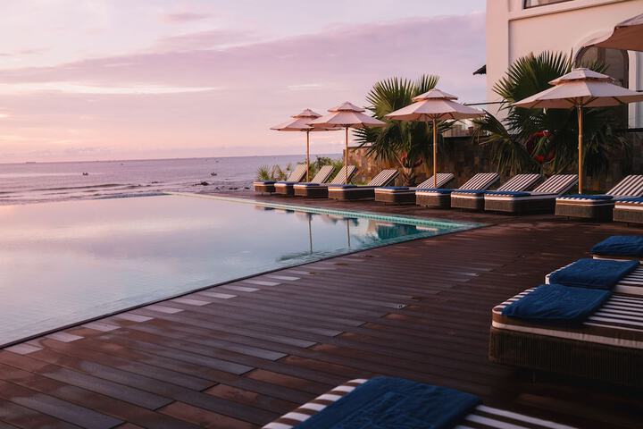 Pool 76 of 125