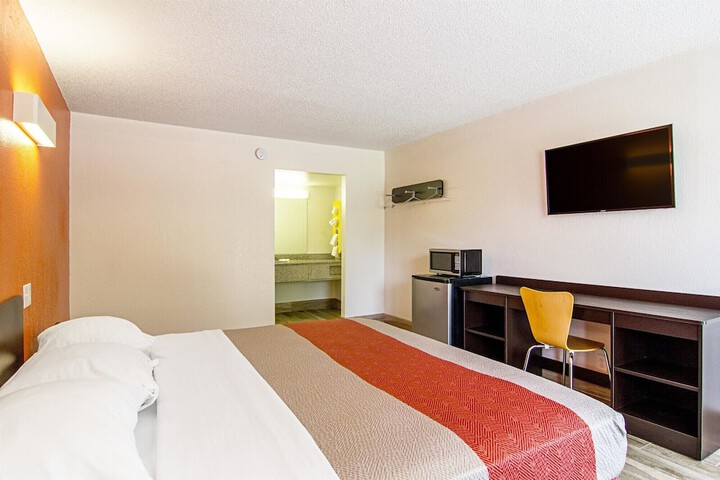 Room 14 of 42