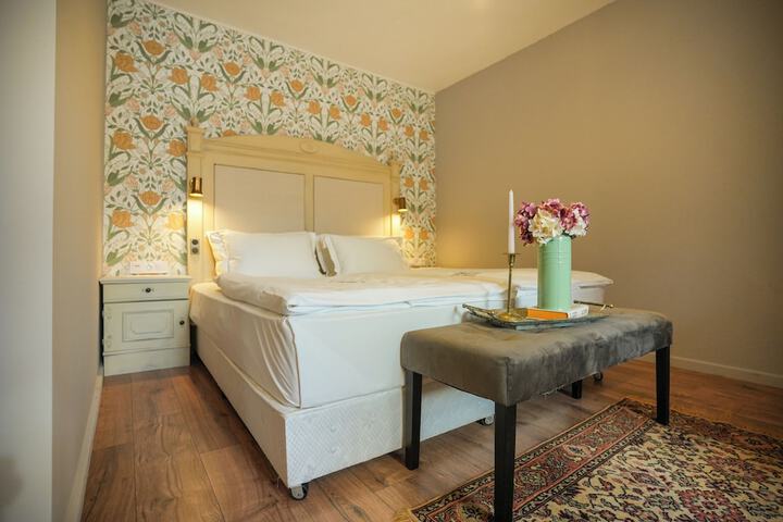 Room 42 of 87