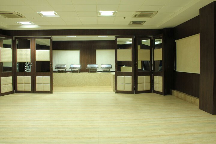 Business Center 16 of 17
