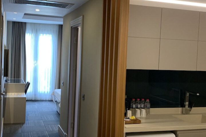 Room 11 of 36