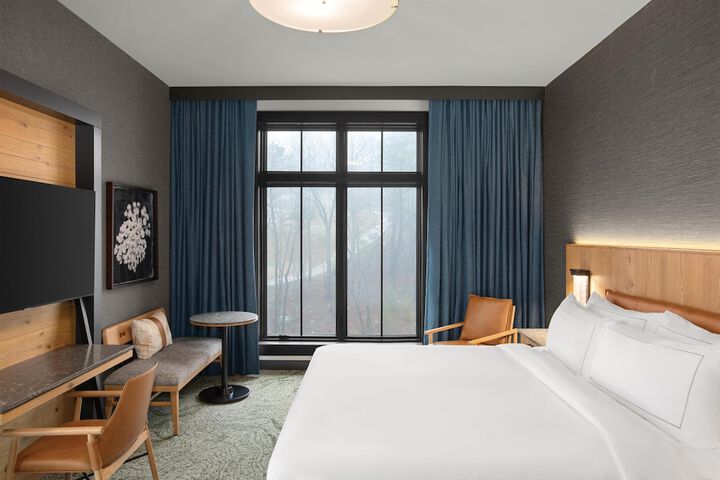 Room 25 of 223