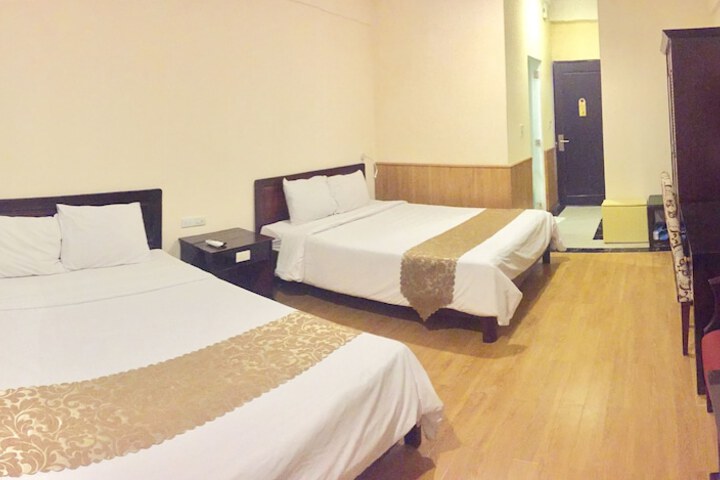 Room 9 of 35