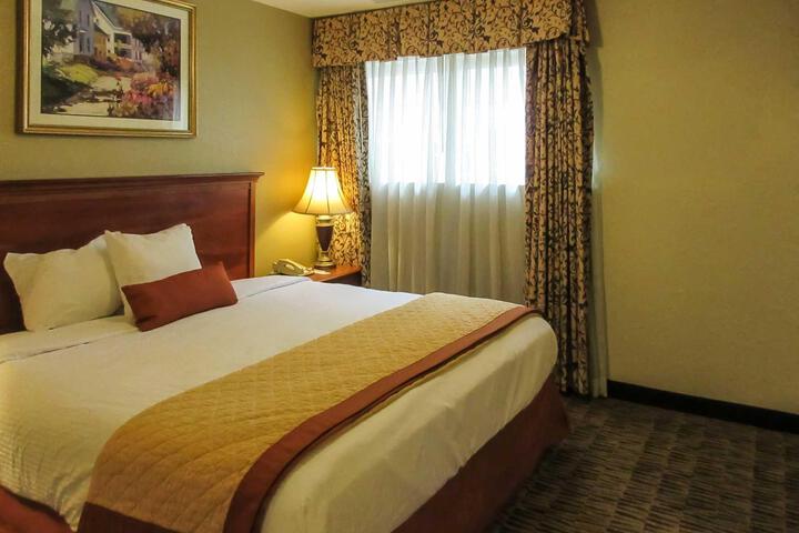 Room 7 of 16