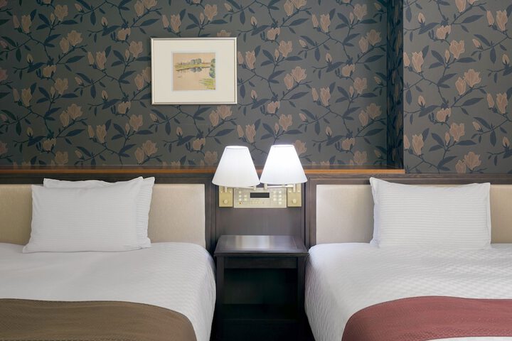 Room 13 of 204