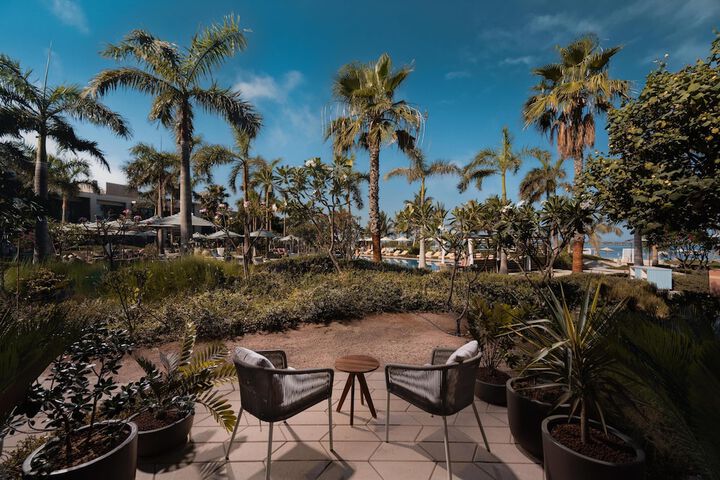 Hotel Exterior 80 of 110