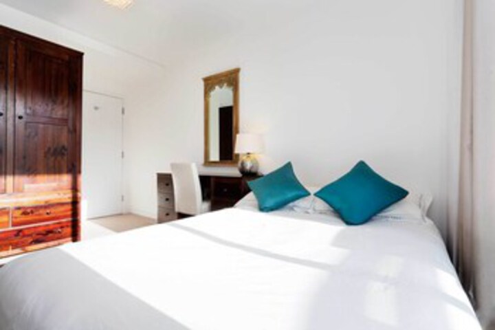 Room 12 of 15