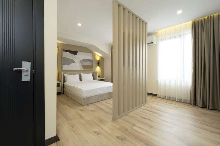 Room 63 of 111