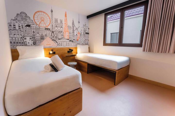 Room 48 of 89