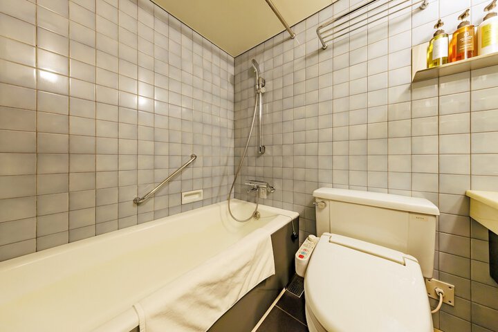 Room 26 of 48