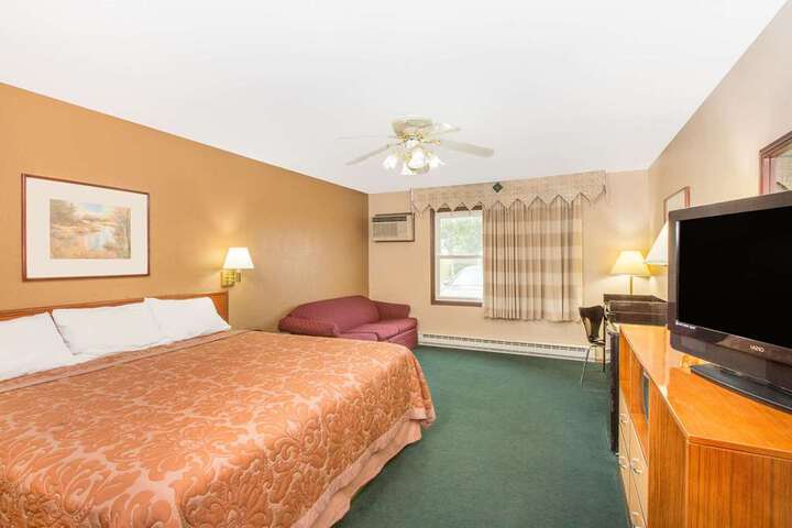 Guest room