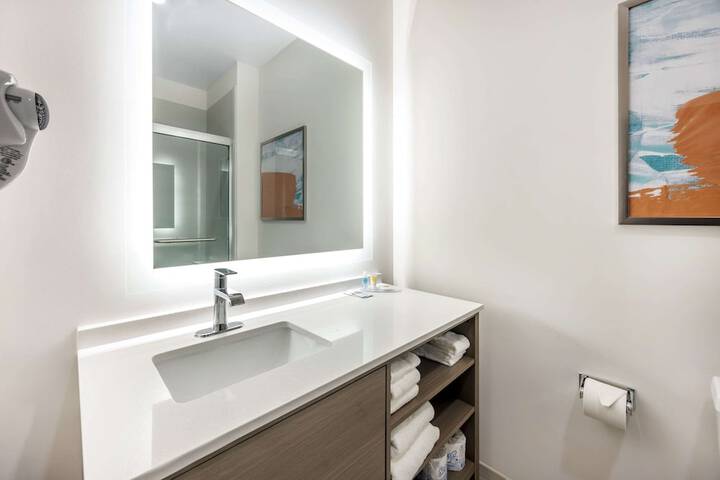 Room 16 of 29