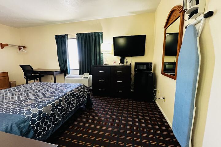 Room 17 of 39