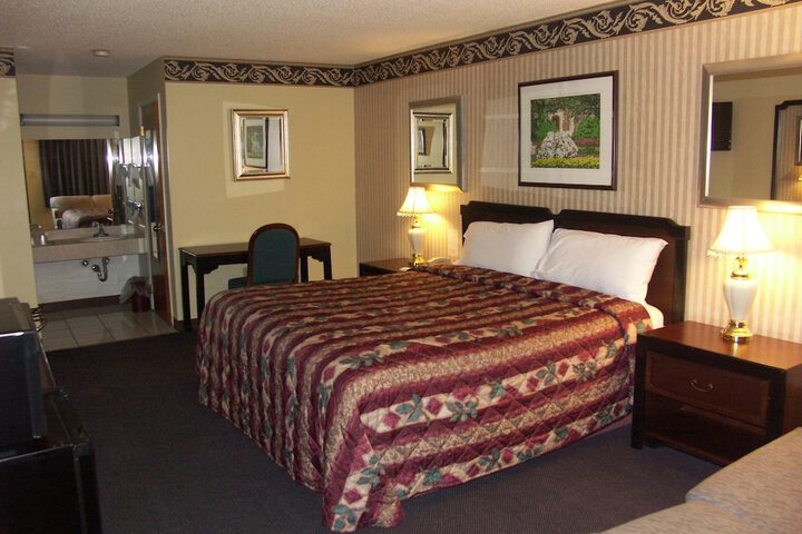 Room 6 of 26