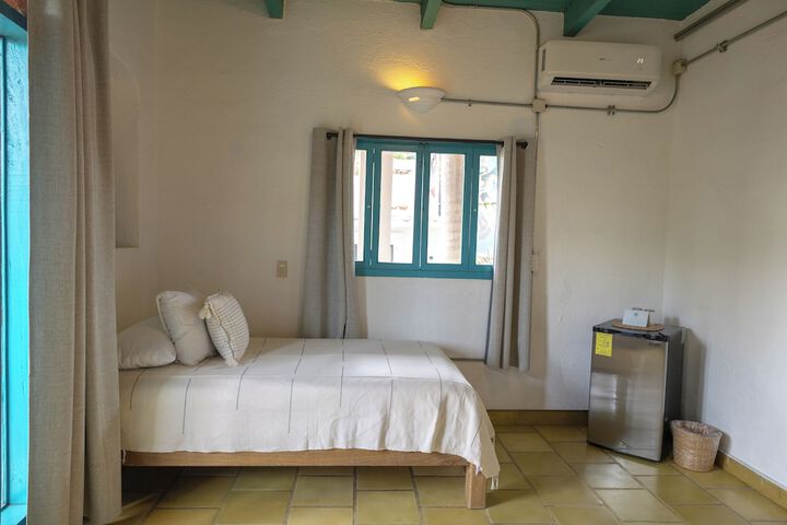 Room 25 of 103