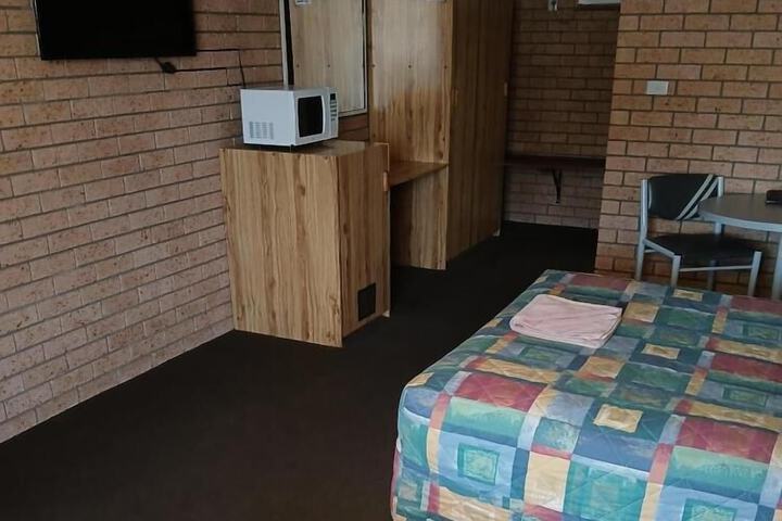 Room 15 of 27