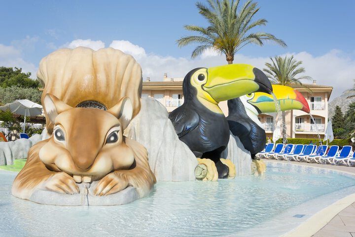 Hotel with Pool