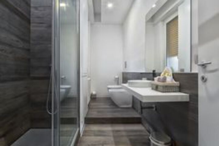 Room 2 of 18