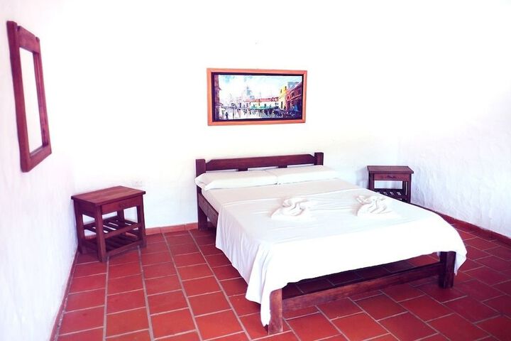 Room 9 of 100