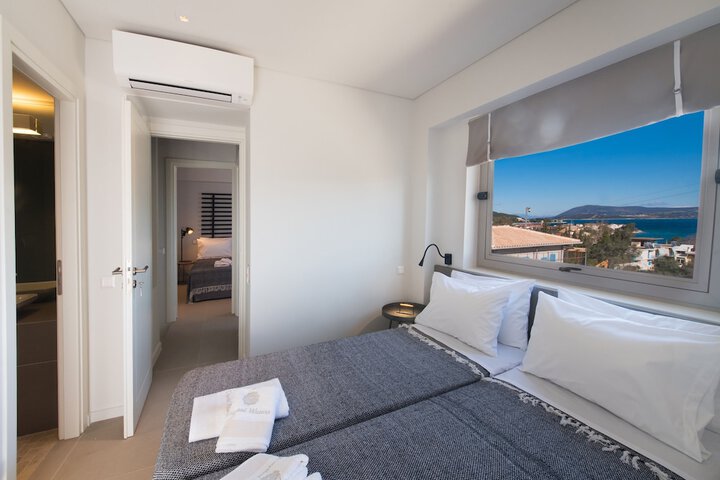 Room 128 of 191
