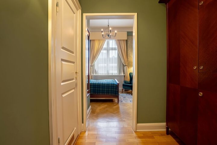 Room 35 of 124