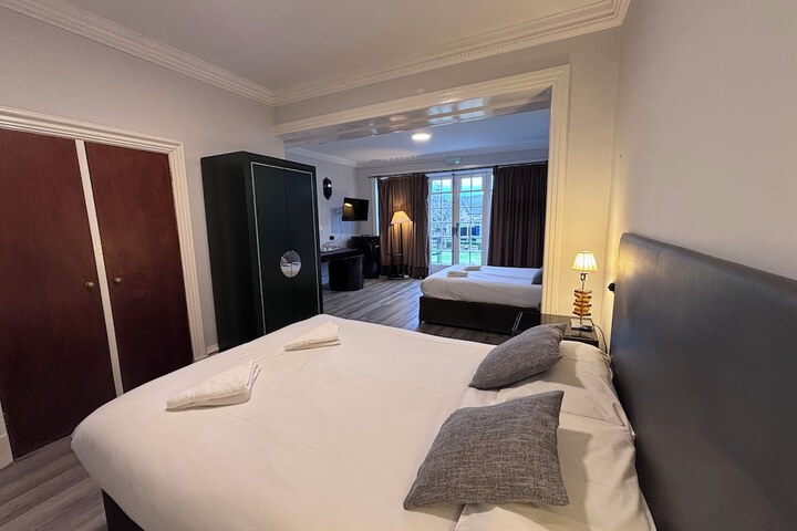 Room 50 of 86
