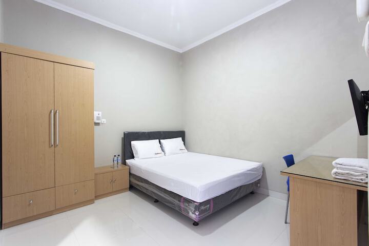 Room 2 of 30