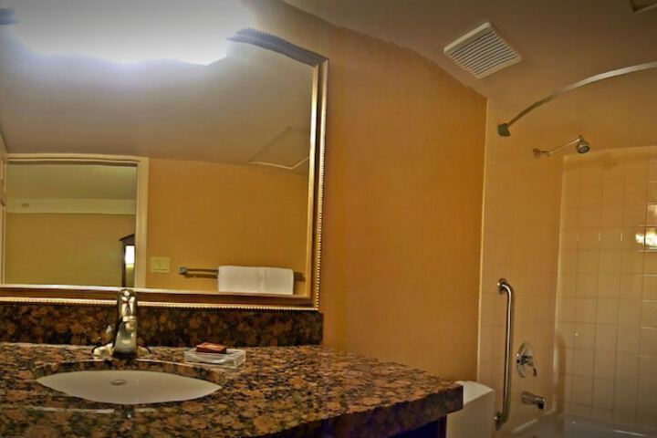 Room 44 of 152