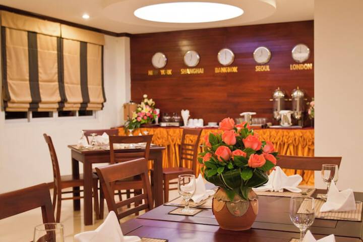 Dining 62 of 75