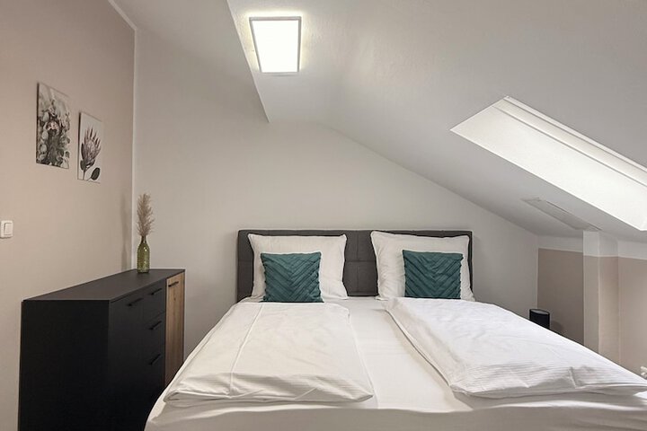 Room 9 of 42