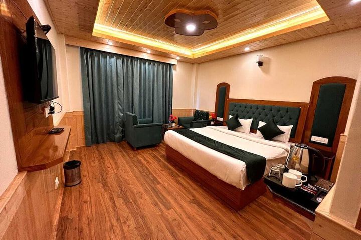 Room 4 of 11