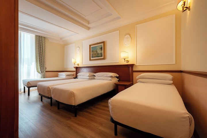 Room 35 of 103
