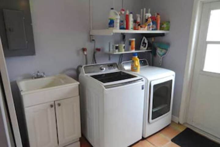 Laundry 13 of 27