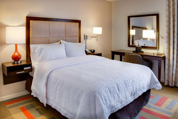 Queen Bed Accessible (2 of 4)