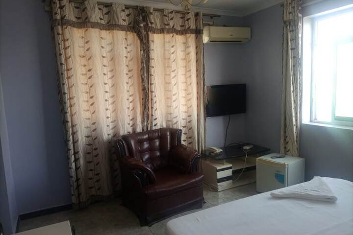 Room 21 of 44
