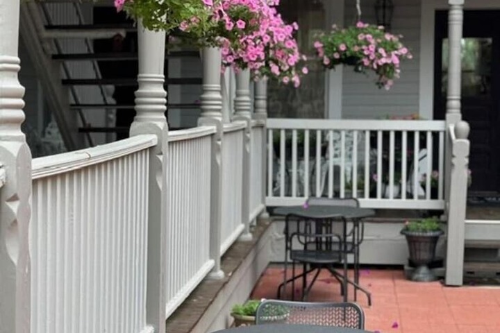 Hotel Exterior 84 of 92