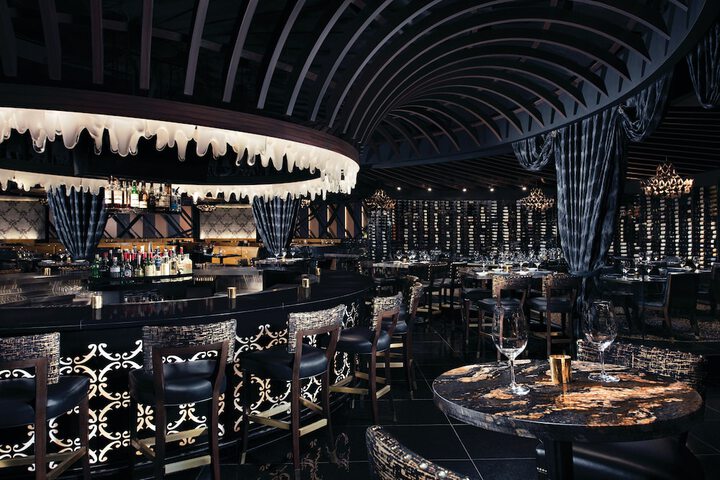 Dining 41 of 52