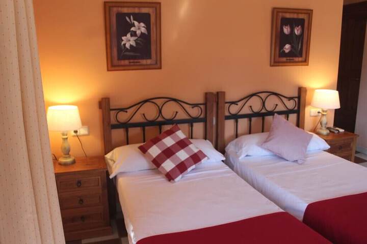 Room 3 of 36