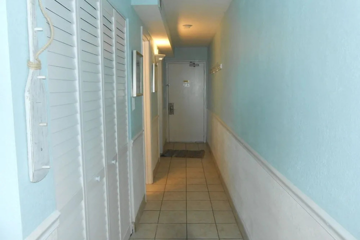 Room 10 of 17
