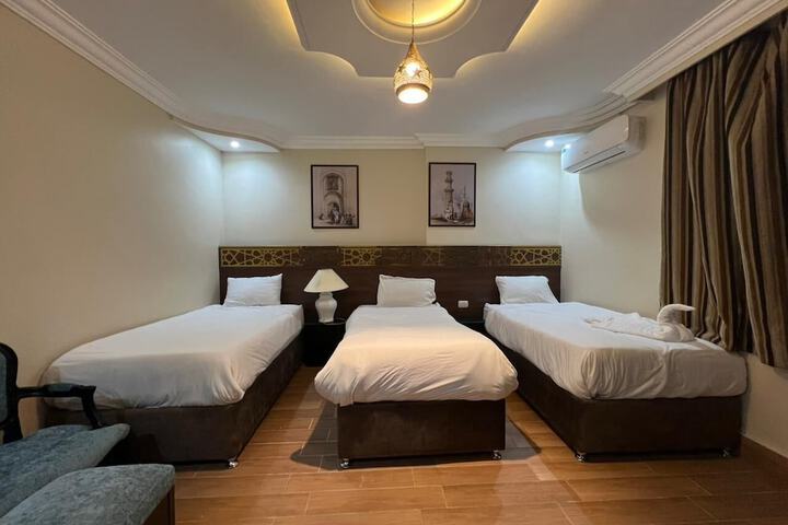 Room 53 of 177