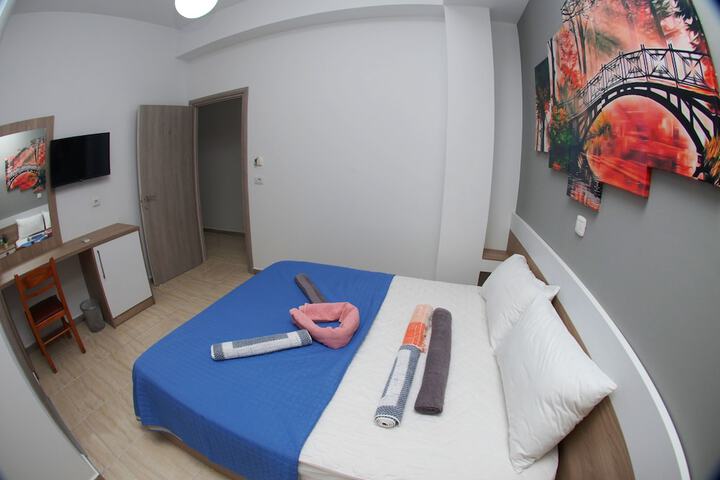 Room 4 of 38